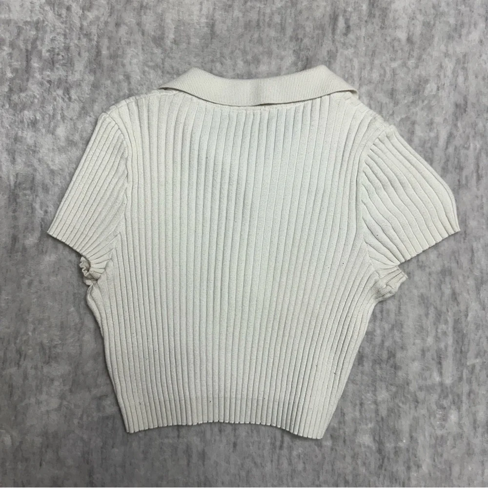 Brandy Melville Bridget Cropped Collar Ribbed Shirt - Cream - Picture 2 of 3